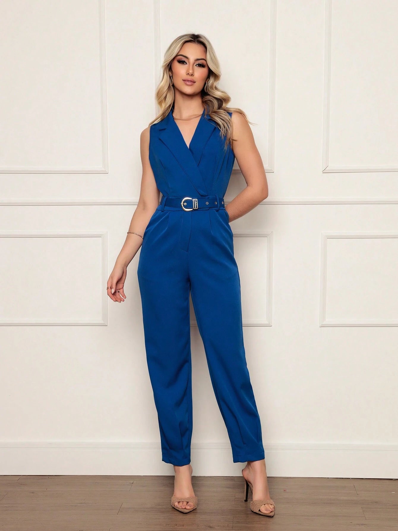 Macacão em Alfaiataria com Cinto