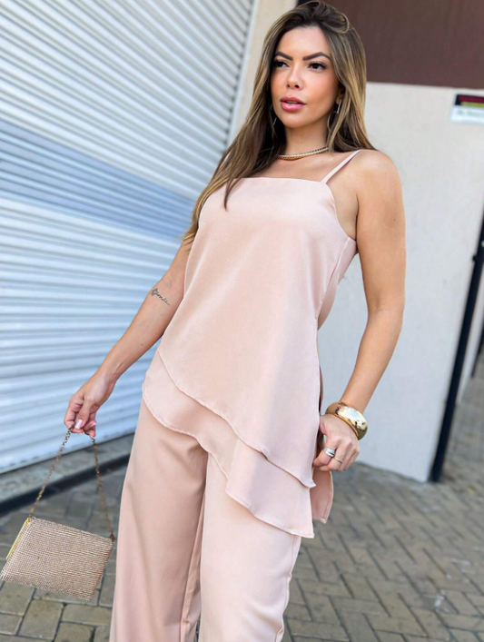 Conjunto Elegante com Bata Assimétrica e Calça