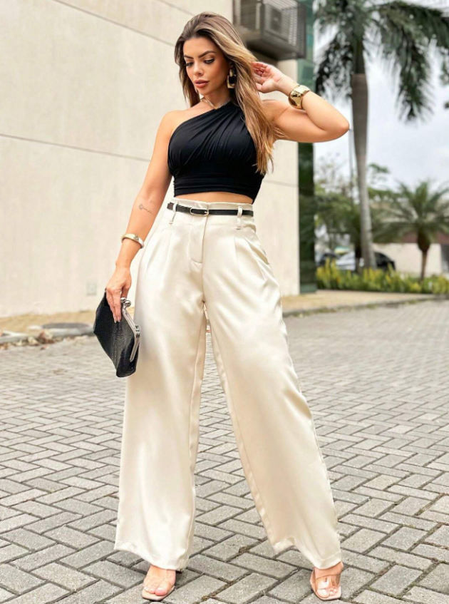 Calça Pantalona em Alfaiataria Cinturada com Cinto Fino